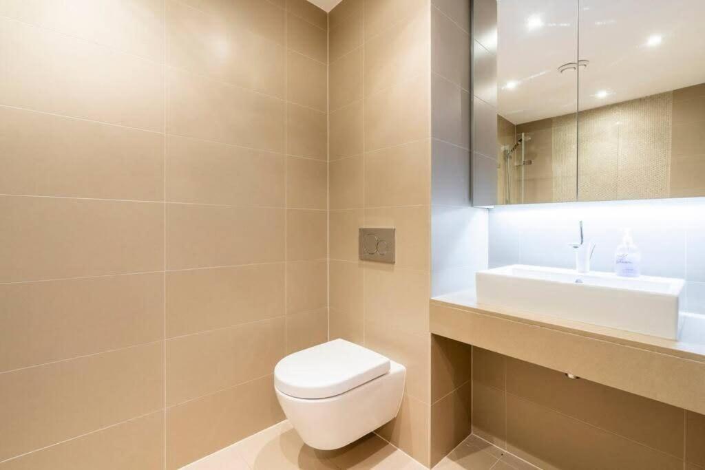 1 Bedroom Penthouse Flat In East London Eksteriør bilde