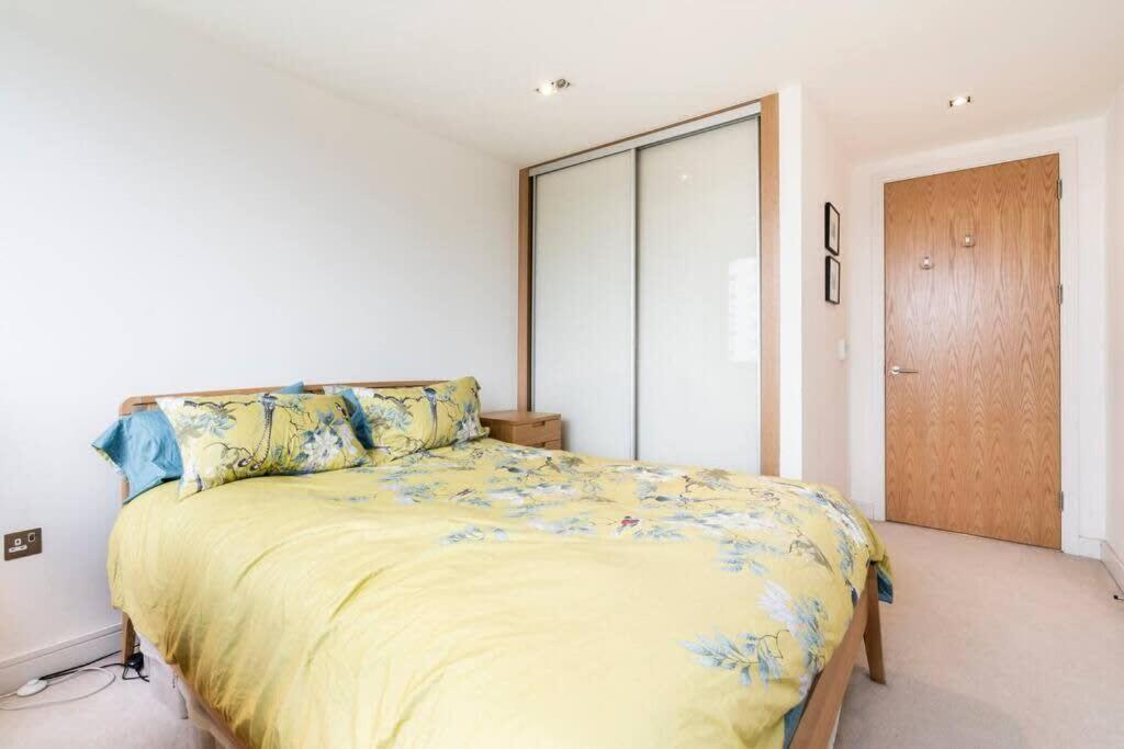 1 Bedroom Penthouse Flat In East London Eksteriør bilde