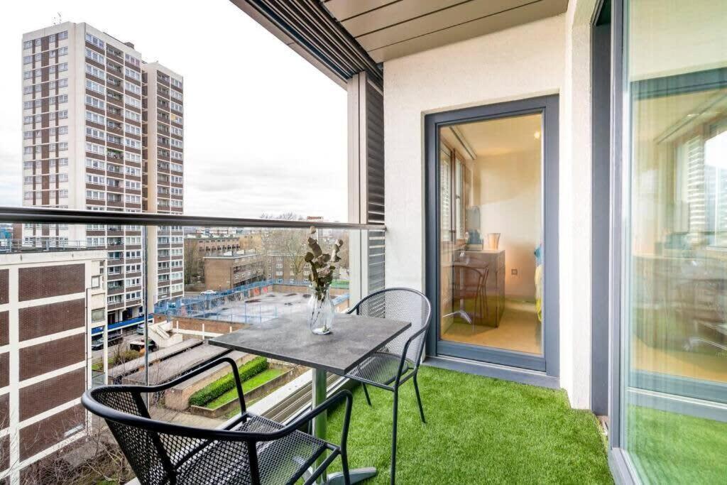1 Bedroom Penthouse Flat In East London Eksteriør bilde